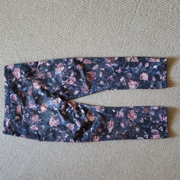 Lululemon 🍋 Speed Up Crops Leggings - size 4 - Picture 2 of 8